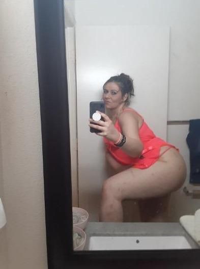 Hey dear💋 🔥 I am 42 Y/O affectionate, classy, older independent 420 friendly attractive I love Kissing and Making out...